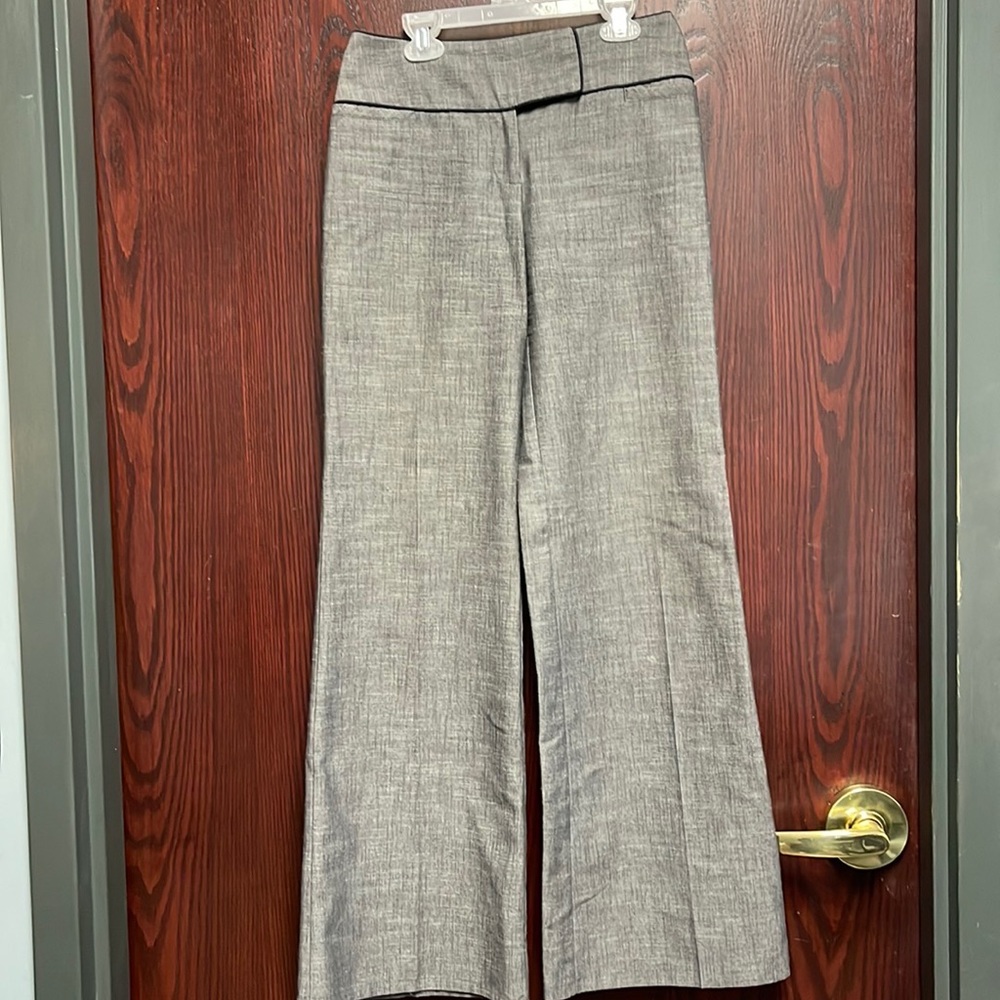 Box Woman Slacks pants.
